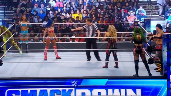 Sasha Banks returns to SmackDown for Six-Woman Tag Team Match
